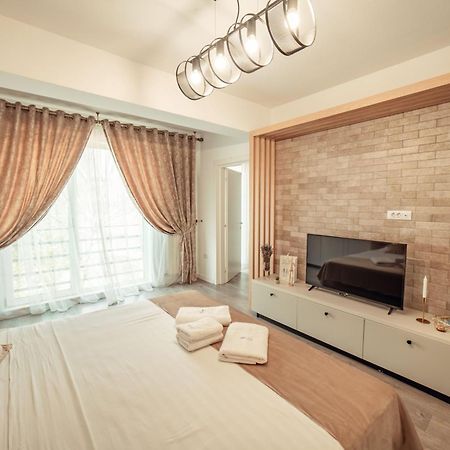 Palace Of Culture & Palas Mall Collection Suites & Studios Iasi Exterior photo