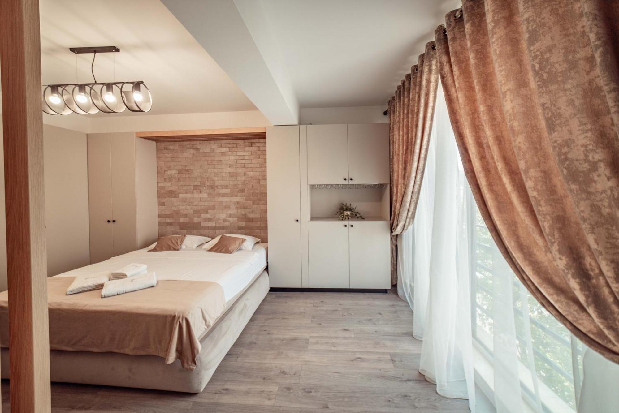 Palace Of Culture & Palas Mall Collection Suites & Studios Iasi Exterior photo