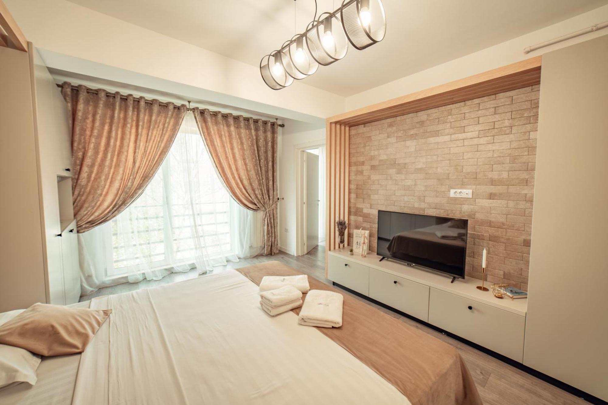 Palace Of Culture & Palas Mall Collection Suites & Studios Iasi Exterior photo